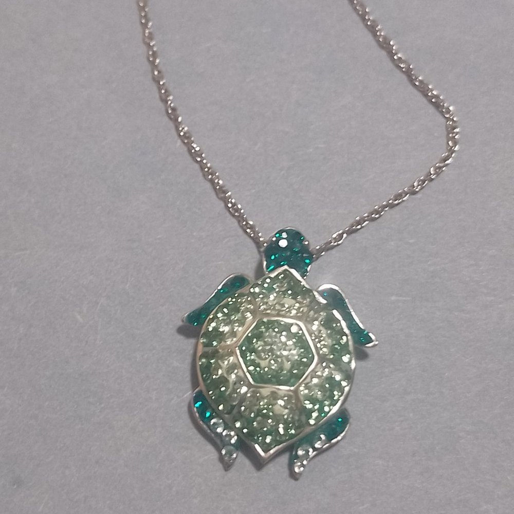 Sterling Silver Swarovski elements green turtle pendant